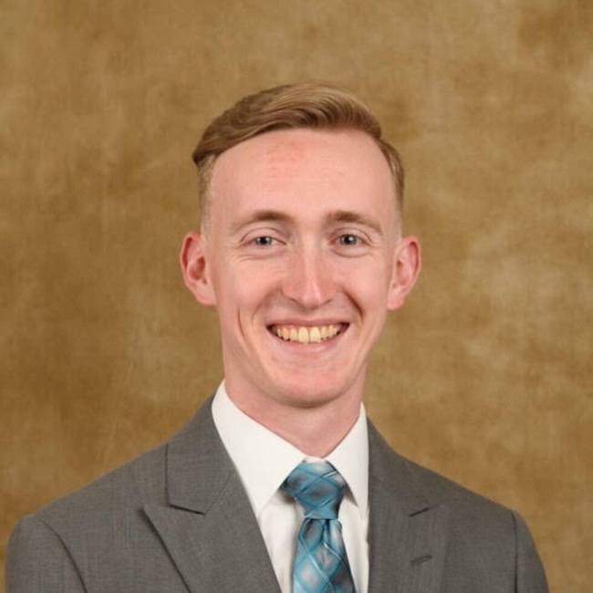 drew crews headshot