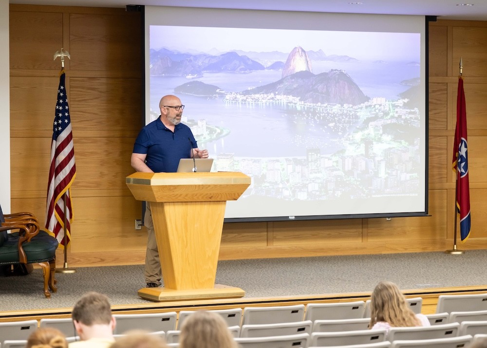 #3832 - Gary Reaves shares about his time and work in Cusco, Peru.