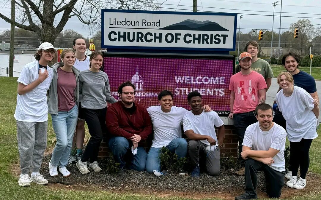 FHU Students Bring Hope and Help to Communities on Spring Break