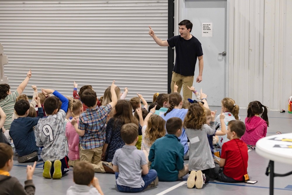FHU students provided young children with Bible stories, crafts, activities and playtime during Kids Lectureship.